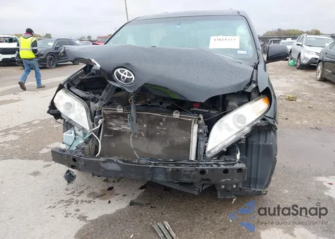 2017 Toyota Sienna Xle Premium 8 Passenger from USA, damaged, VIN 5TDYZ3DC4HS844274